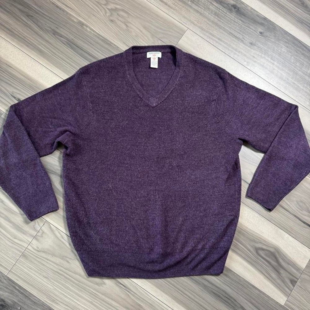Dockers purple acrylic sweater in size L